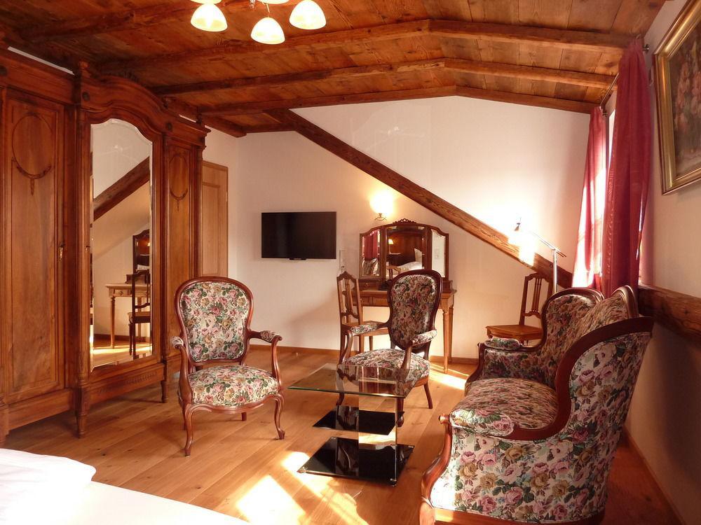 שופהיים Historisches Genusshotel Loewen מראה חיצוני תמונה