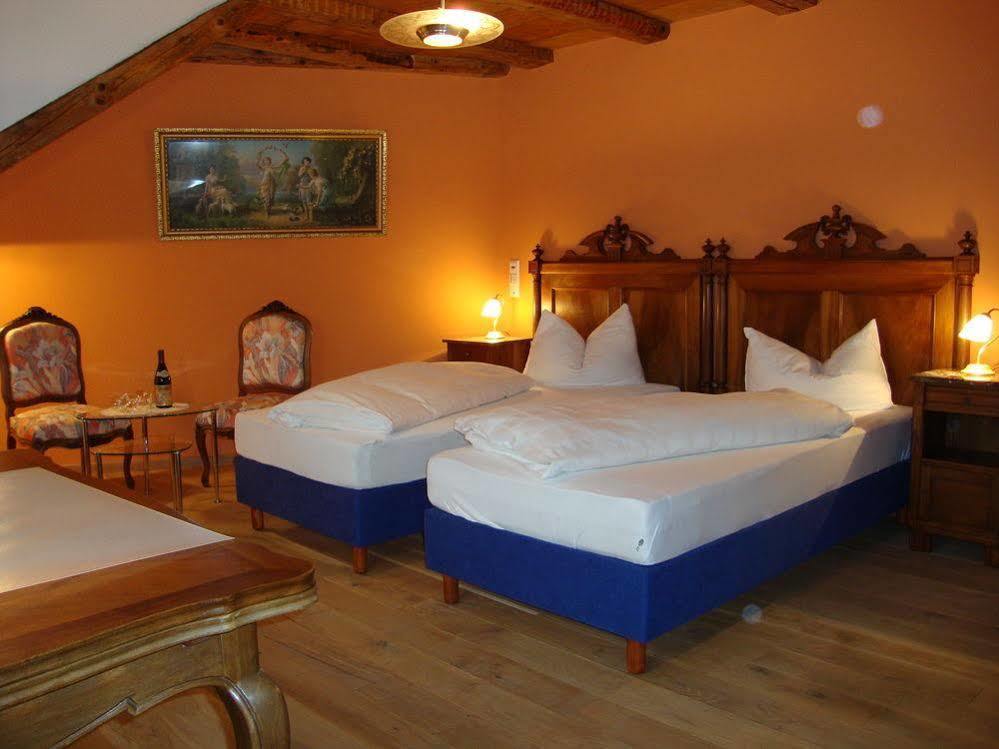 שופהיים Historisches Genusshotel Loewen מראה חיצוני תמונה