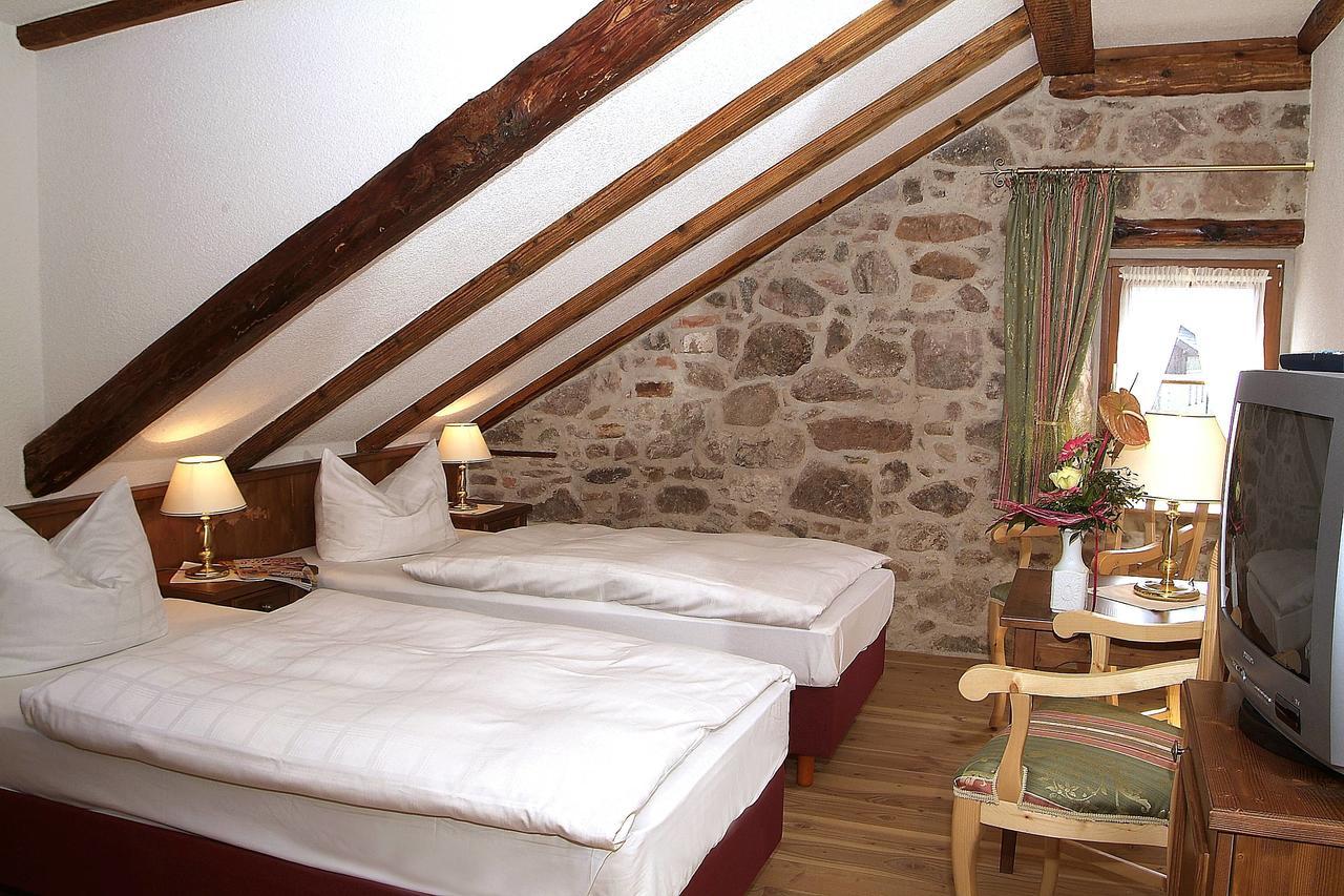 שופהיים Historisches Genusshotel Loewen מראה חיצוני תמונה